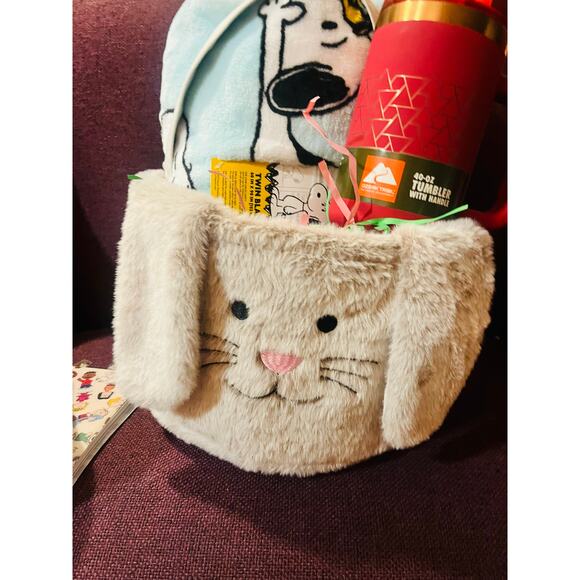 Snoopy Peanuts Easter bundle bunny basket adorable twin 60 by 90 throw bundle - Picture 4 of 15